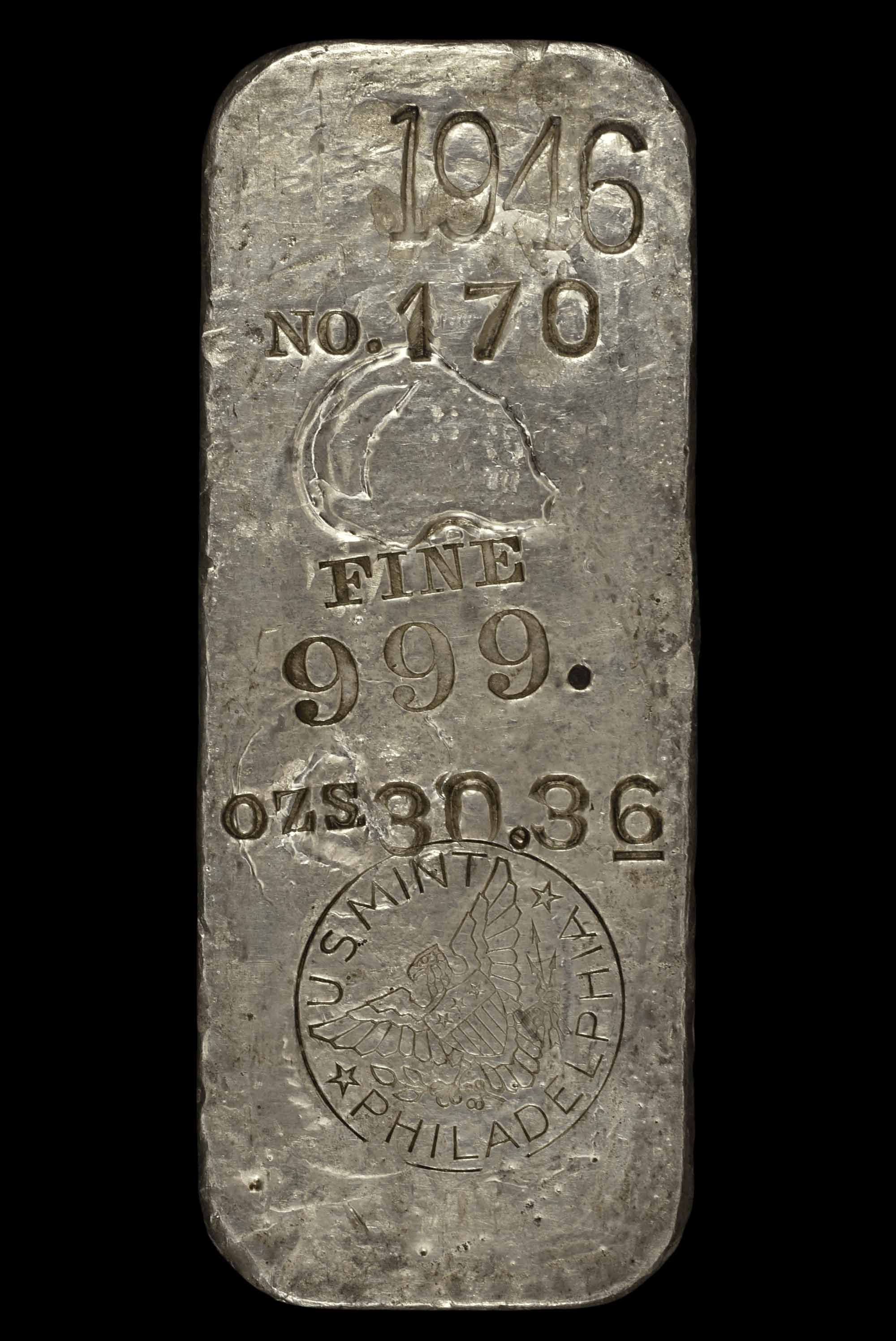 1946 U.S. Mint Philadelphia No. 170, 30.36 ozs (o)